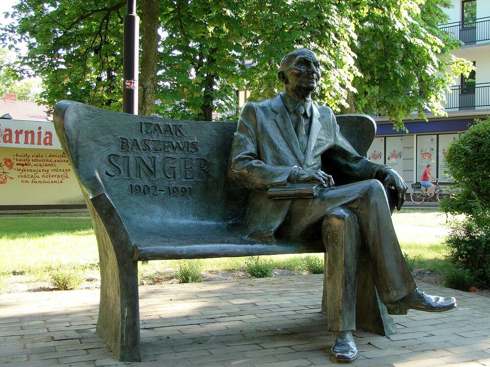 Spomenik Singeru u poljskom gradu Bilgoraj