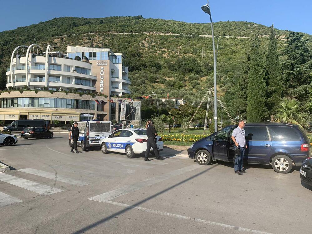 <p>Zbog blokade kružnog toka stvorile su se duge kolone na ulazu u grad</p>