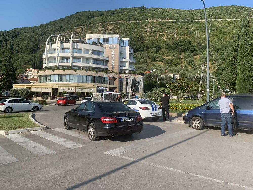 <p>Zbog blokade kružnog toka stvorile su se duge kolone na ulazu u grad</p>