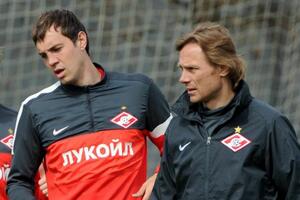 Karpin predvodi "zbornaju" do kraja godine