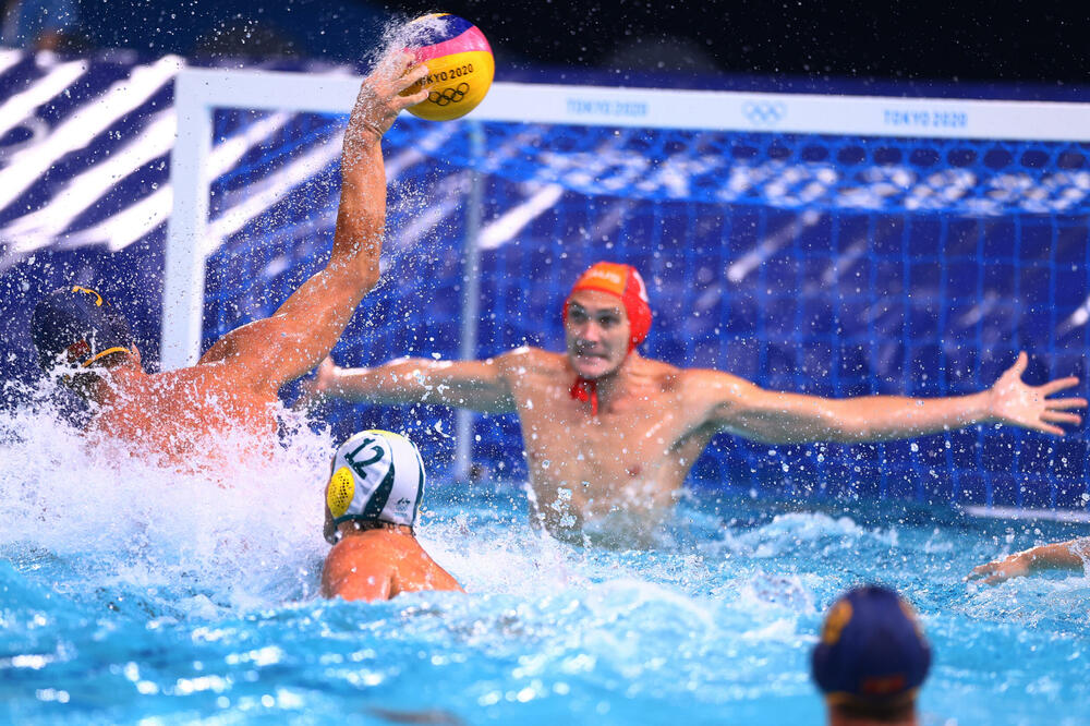 Miroslav Perković šutira na gol Australije, Foto: Reuters