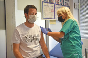 Milatović: Vakciniši se da pobijedimo koronavirus