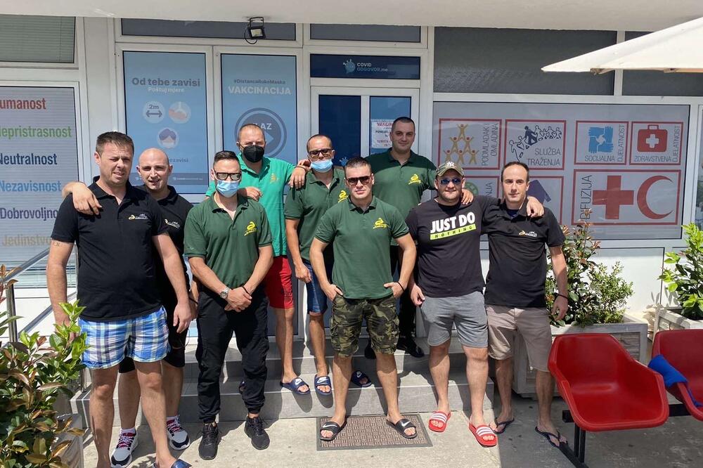 Vakcinisani vlasnici, Foto: Vuk Lajović