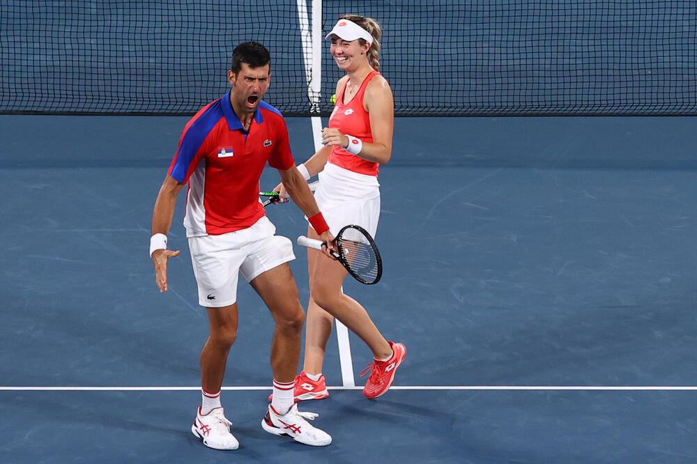 Novak je znao kako da opusti mladu partnerku u miks dublu, Foto: REUTERS