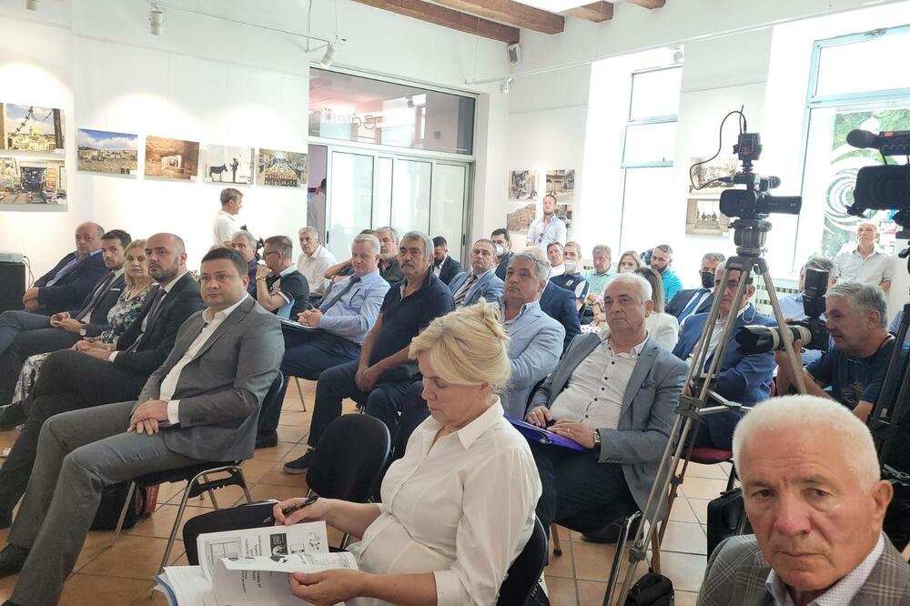 Postati član EU ne znači da počinje bajka: sa okruglog stola, Foto: Jadranka Ćetković