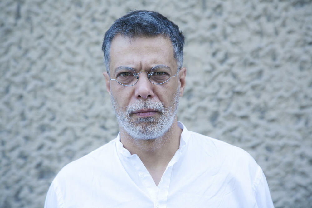 Pisac, prevodilac. putnik: Dejan Tiago Stanković, Foto: Wikimedia Commons/MatijaDC