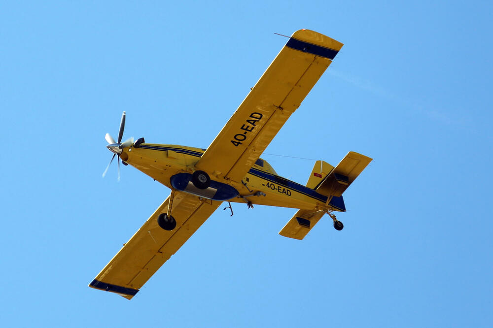 Krajem novembra 2020. protivpožarni avion krilom zakačio drveće, Foto: Filip Roganovic