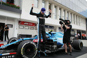 Okon senzacionalni pobjednik, Hamilton opet lider