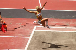 Ivana Španović bez medalje, zlato na Njemicu Miambo