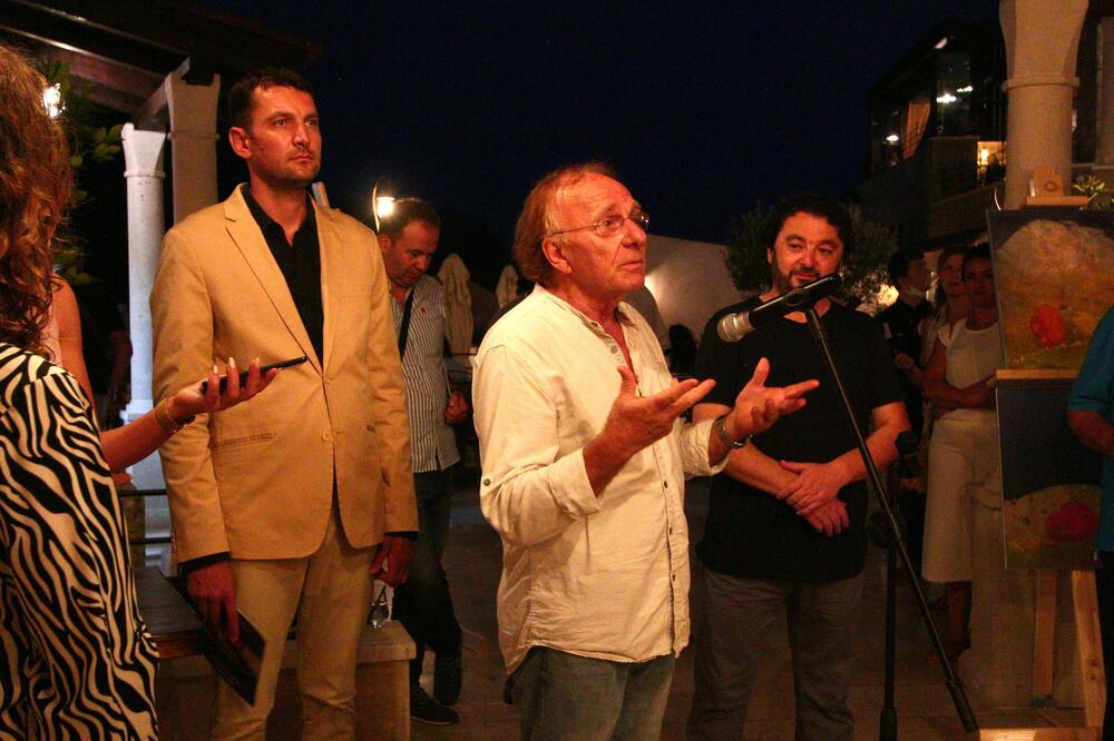 Sa otvaranja izložbe: Muharem Muratović, Foto: Katarina Gazidć