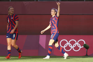 I u ženskom fudbalu postoje majstori: Megan Rapino pogodila iz...