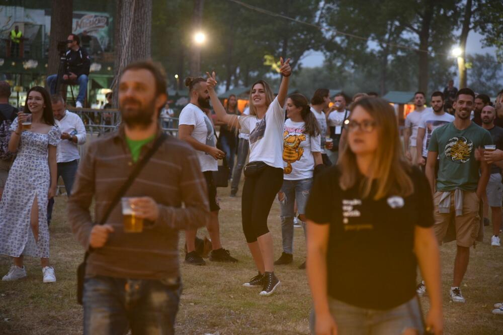 <p>Prve festivalske večeri, pored sastava iz Kolašina, nastupaju Mortal Kombat, Hladno pivo, Psihomodo pop i Nikola Vranjković</p>