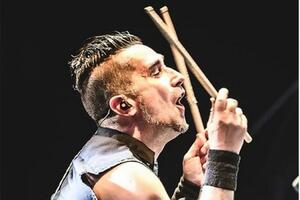 Uklonjen iz benda zbog vakcine