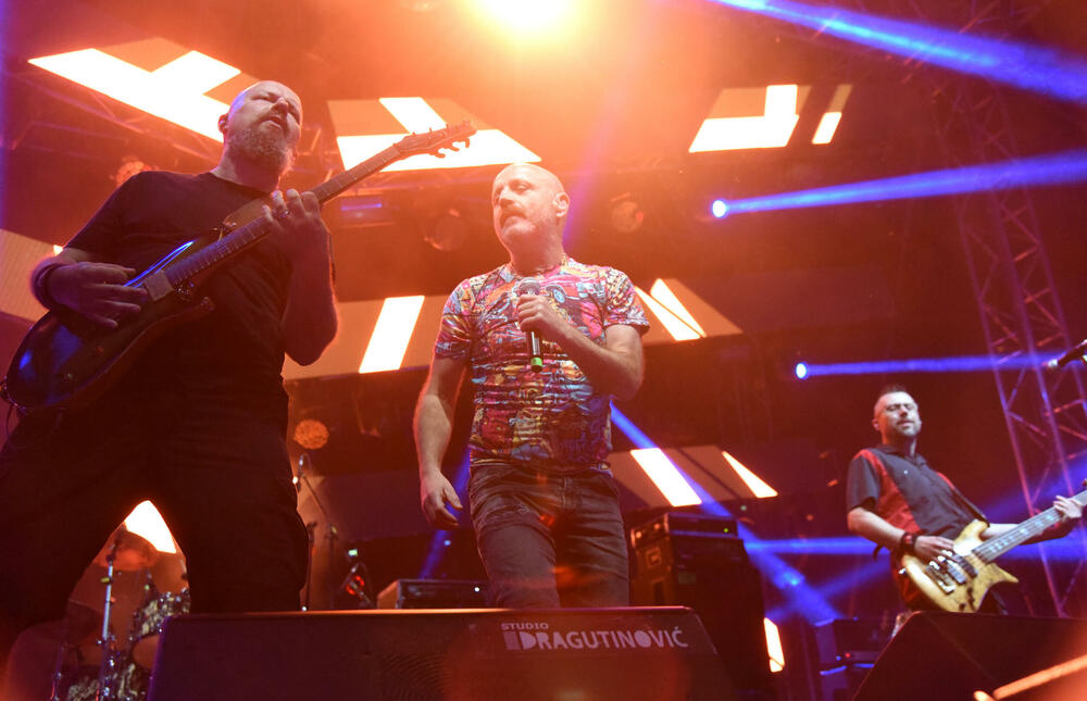 <p>“Nama ne trebaju nikakve brojke, niti godišnjica. Nama sama činjenica da možemo opet svirati je dovoljno veliki motiv da damo sve od sebe. Publika je bila jako željna", rekao je Kekin</p>