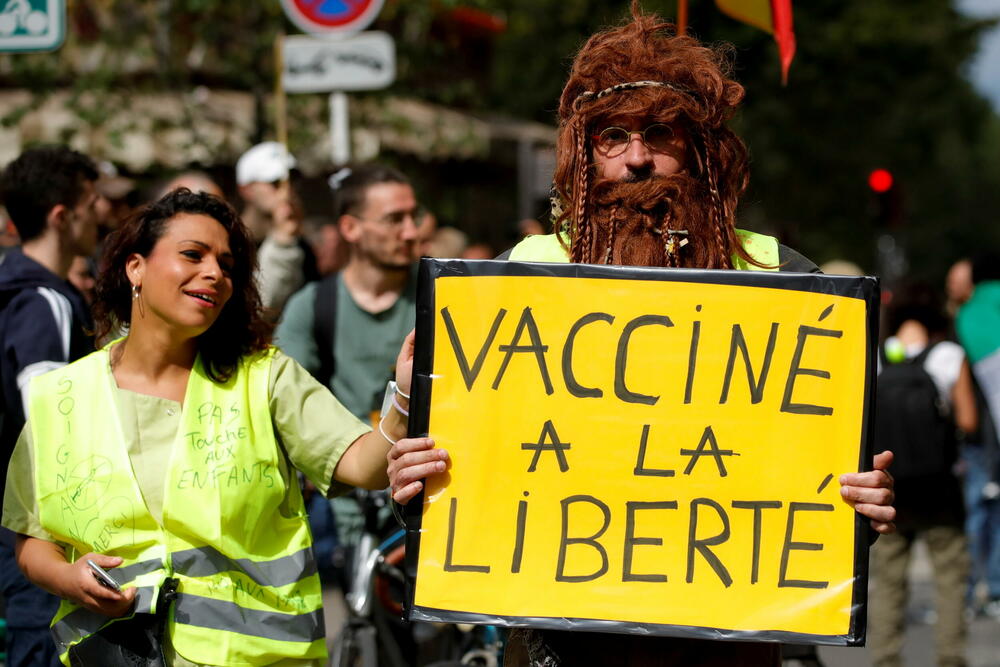Sa protesta u Parizu protiv restrikcija