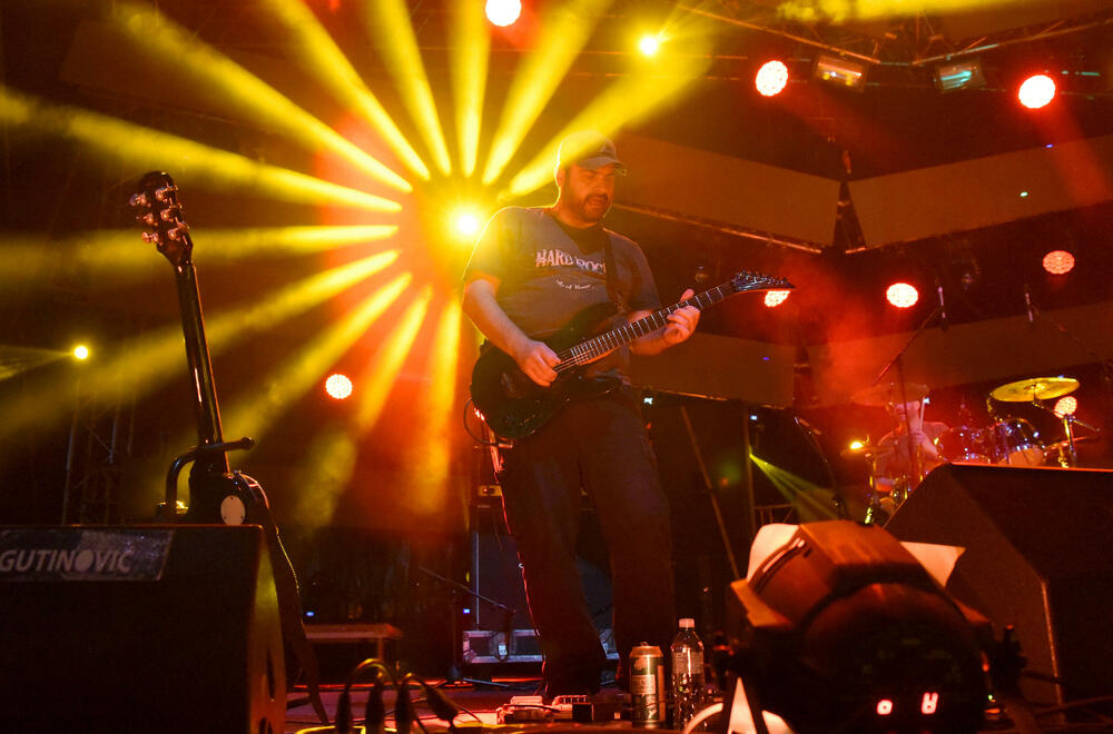 <p>Zečević kazao da su pokazali da se i u dobra korone može uspješno organizovati festival</p>