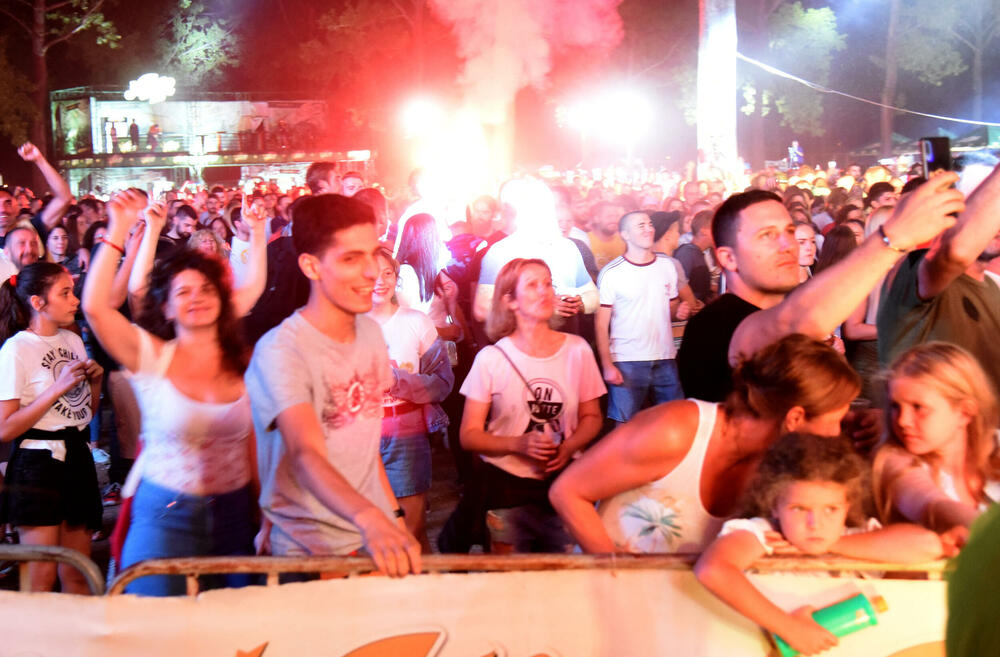 <p>Zečević kazao da su pokazali da se i u dobra korone može uspješno organizovati festival</p>