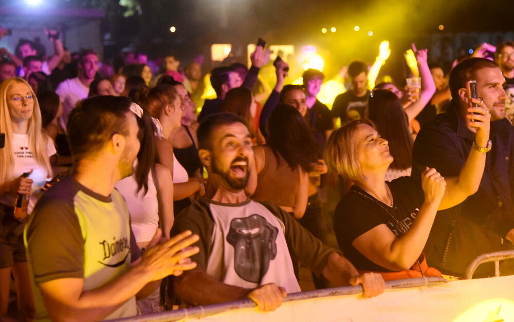 <p>Zečević kazao da su pokazali da se i u dobra korone može uspješno organizovati festival</p>