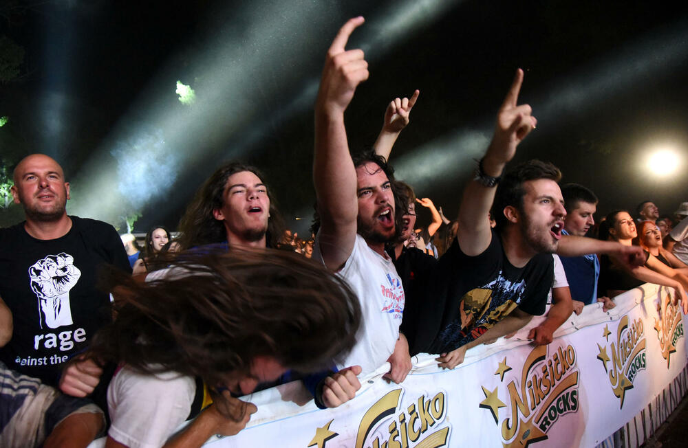 <p>Zečević kazao da su pokazali da se i u dobra korone može uspješno organizovati festival</p>