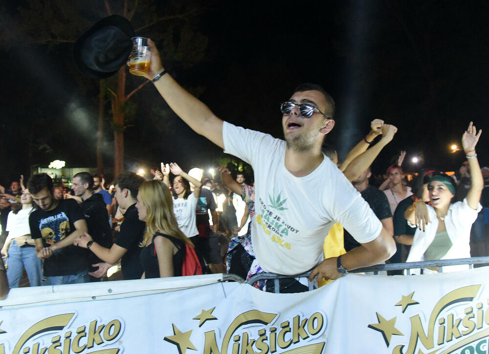 <p>Zečević kazao da su pokazali da se i u dobra korone može uspješno organizovati festival</p>