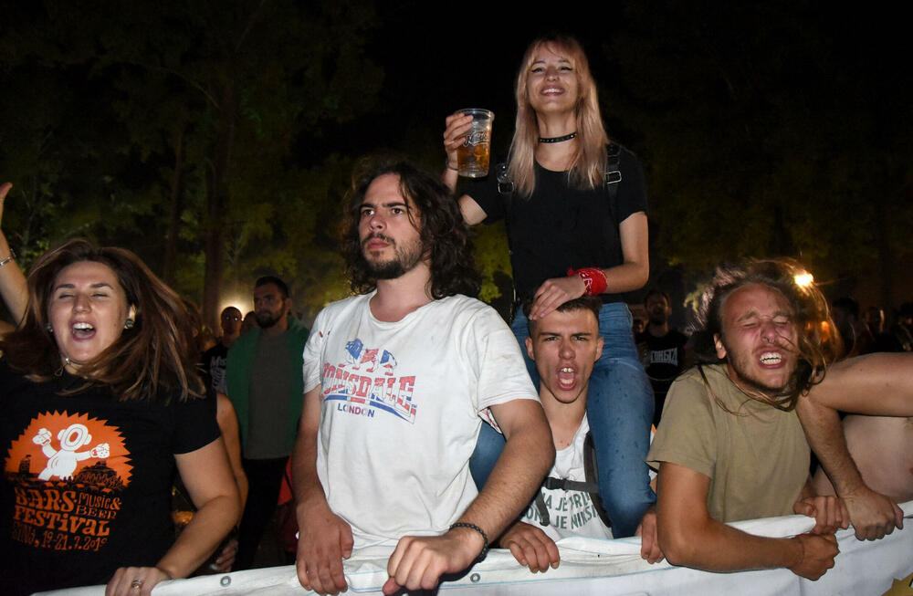 <p>Zečević kazao da su pokazali da se i u dobra korone može uspješno organizovati festival</p>