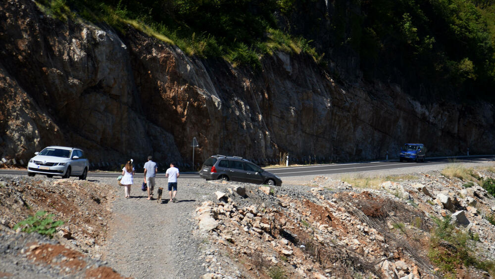<p>Otvaranjem graničnog prelaza Zatrijebačka Cijevna, Gusinje je postalo najbliža opština sa sjevera Podgorici, a ne najdalja, ako se putuje preko Crne Gore</p>