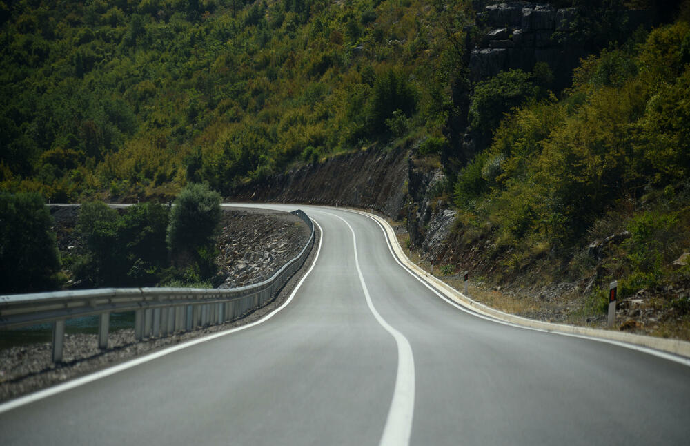 <p>Otvaranjem graničnog prelaza Zatrijebačka Cijevna, Gusinje je postalo najbliža opština sa sjevera Podgorici, a ne najdalja, ako se putuje preko Crne Gore</p>