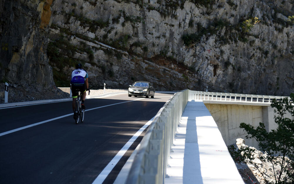 <p>Otvaranjem graničnog prelaza Zatrijebačka Cijevna, Gusinje je postalo najbliža opština sa sjevera Podgorici, a ne najdalja, ako se putuje preko Crne Gore</p>