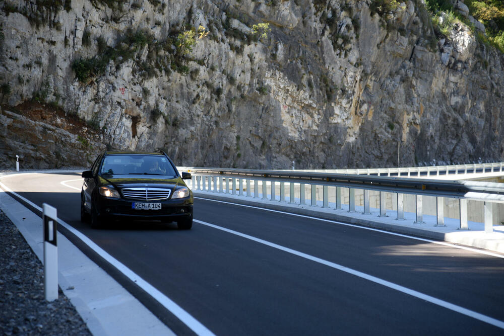 <p>Otvaranjem graničnog prelaza Zatrijebačka Cijevna, Gusinje je postalo najbliža opština sa sjevera Podgorici, a ne najdalja, ako se putuje preko Crne Gore</p>