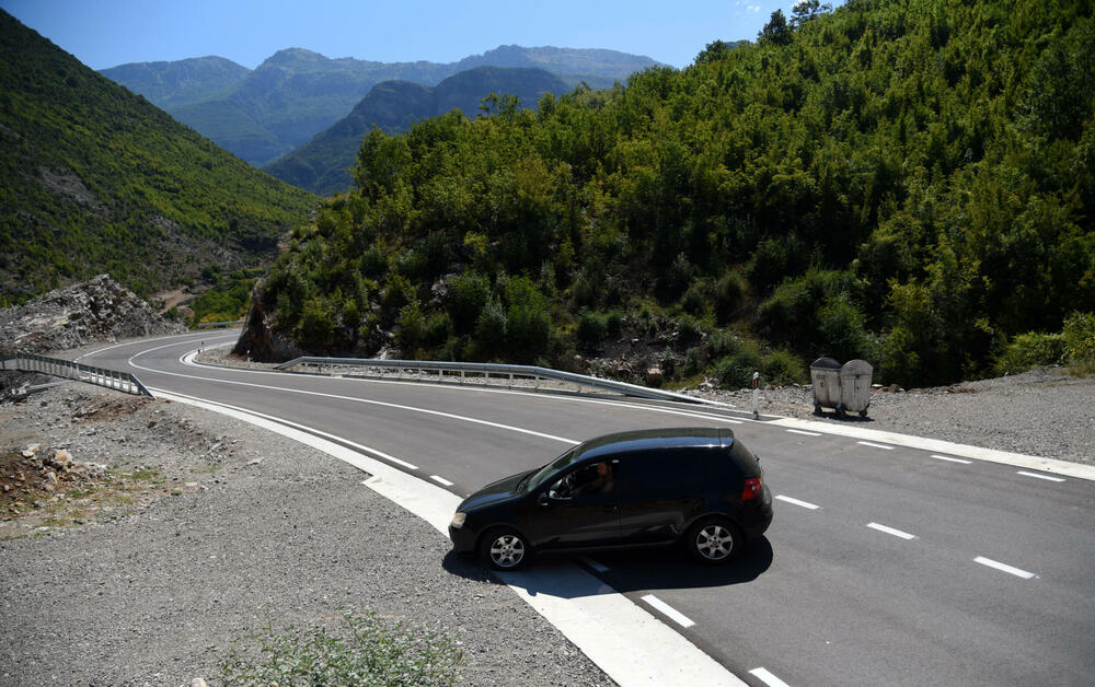 <p>Otvaranjem graničnog prelaza Zatrijebačka Cijevna, Gusinje je postalo najbliža opština sa sjevera Podgorici, a ne najdalja, ako se putuje preko Crne Gore</p>