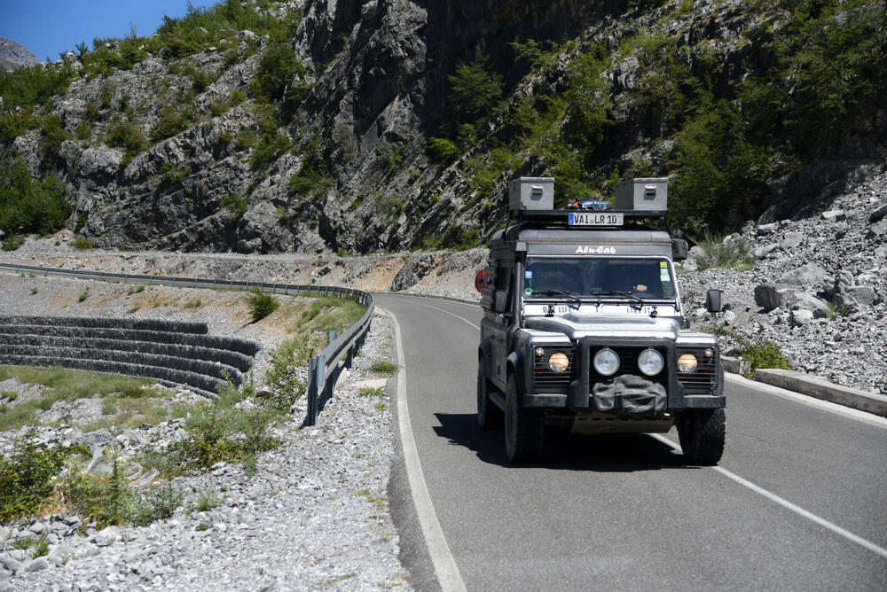 <p>Otvaranjem graničnog prelaza Zatrijebačka Cijevna, Gusinje je postalo najbliža opština sa sjevera Podgorici, a ne najdalja, ako se putuje preko Crne Gore</p>