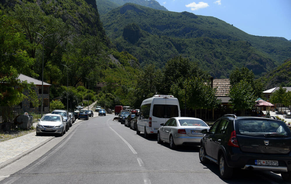 <p>Otvaranjem graničnog prelaza Zatrijebačka Cijevna, Gusinje je postalo najbliža opština sa sjevera Podgorici, a ne najdalja, ako se putuje preko Crne Gore</p>