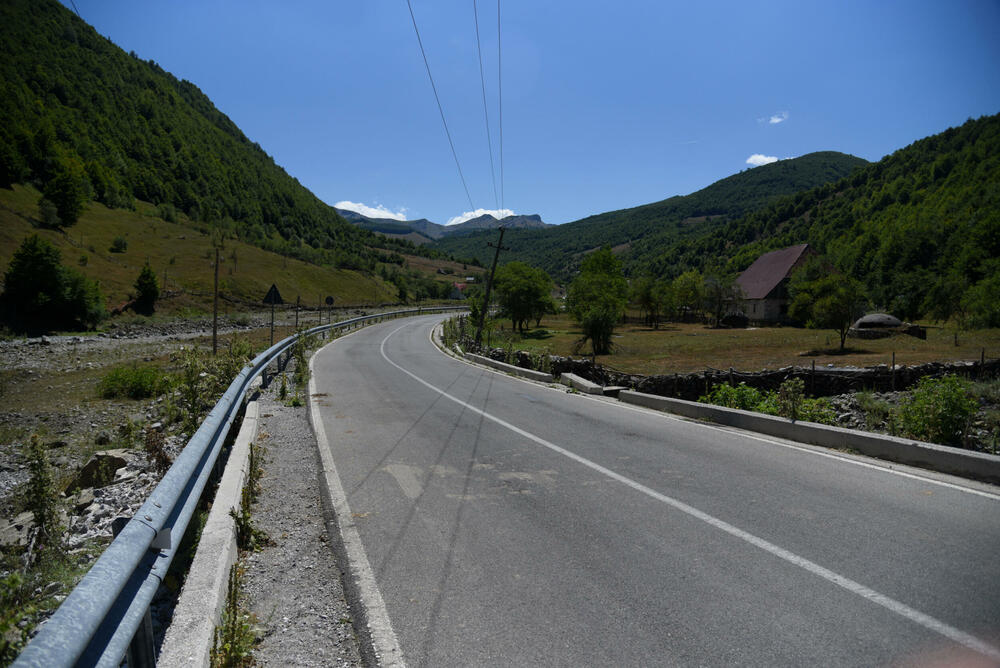 <p>Otvaranjem graničnog prelaza Zatrijebačka Cijevna, Gusinje je postalo najbliža opština sa sjevera Podgorici, a ne najdalja, ako se putuje preko Crne Gore</p>