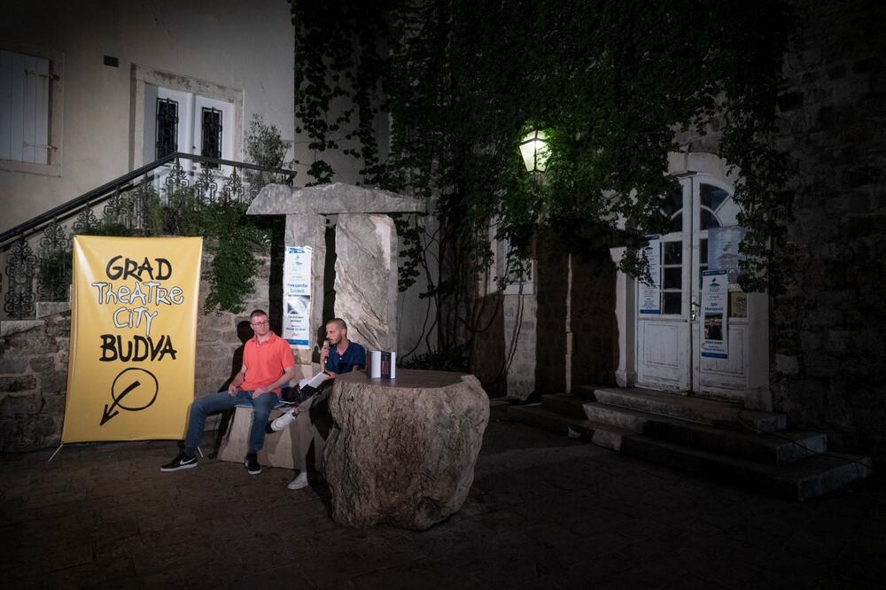 Sa Trga pjesnika, Foto: Grad teatar