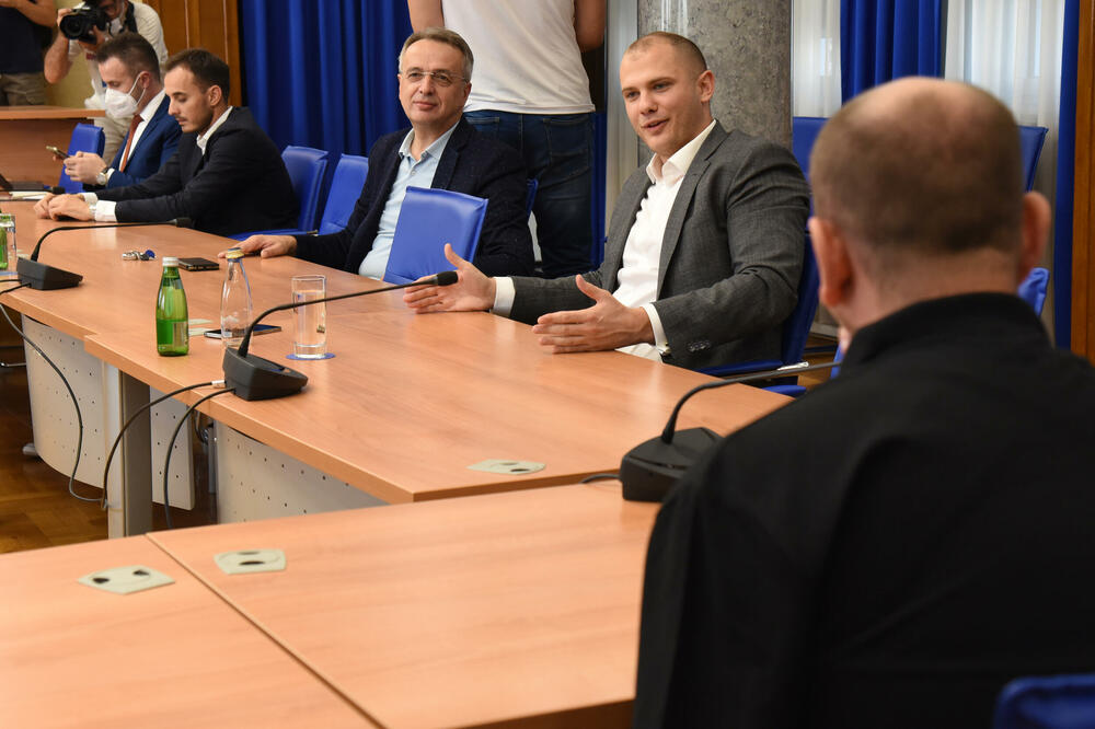 Prethodna tri sastanka održana u junu i julu nijesu bila uspješna: Predstavnici parlamentarne većine, Foto: SAVO PRELEVIC