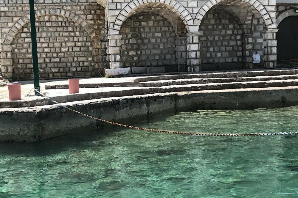 Jedan od spornih objekata u Rosama, Foto: Bokanews