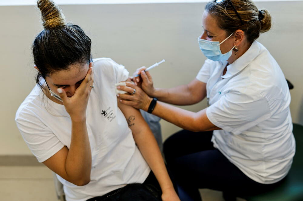 Izrael je u junu preporučio vakcinisanje djece starosti između 12 i 15 godina, Foto: Reuters
