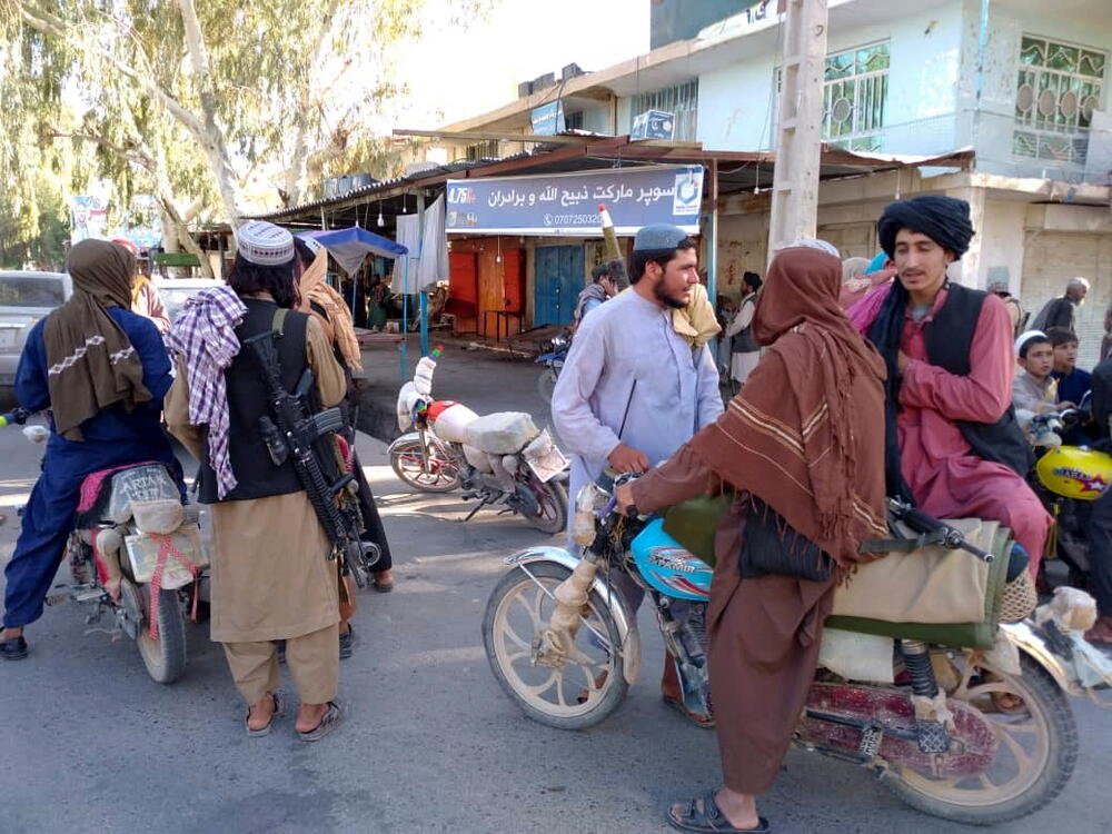 Patrola talibanskih boraca u gradu Farah