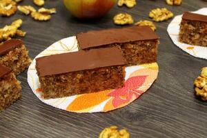 Sočna poslastica na brzinu: Griz kolač sa voćem