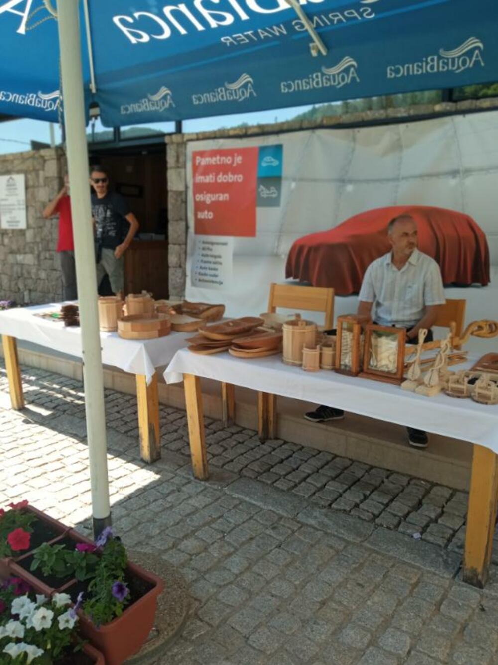 <p>Dio svog repertoara predstavila je i ženska pjevačka grupa "Đude"</p>