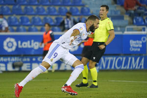 Real se raspucao u nastavku, Benzemina dva gola na „pravom”...