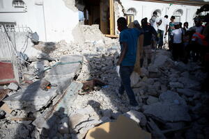 Broj mrtvih u zemljotresu na Haitiju porastao na 1.297, pokrenuta...