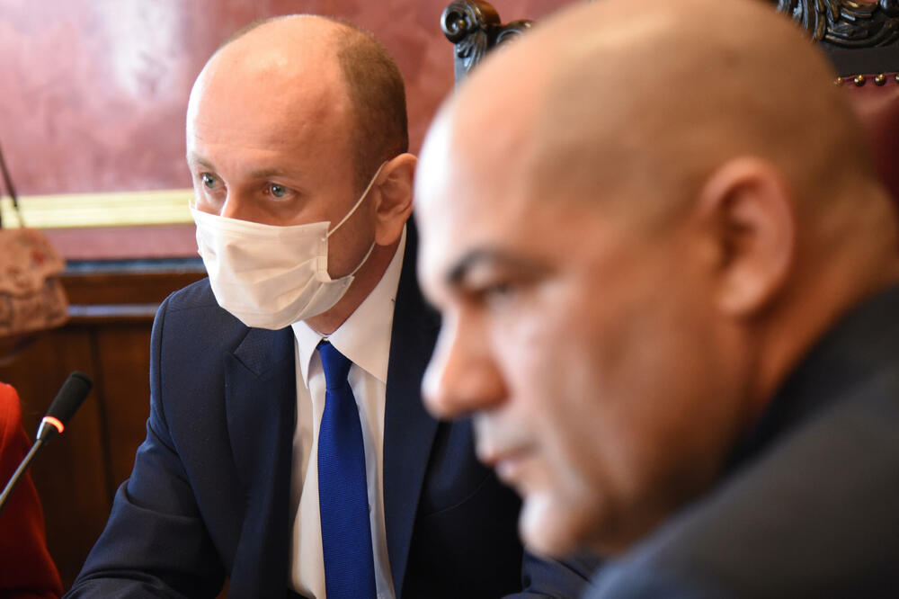 Pisao Abazoviću: Knežević (lijevo) na sjednici Odbora za bezbjednost (arhiva), Foto: SAVO PRELEVIC