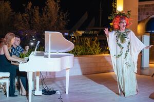 Opera je život u životu