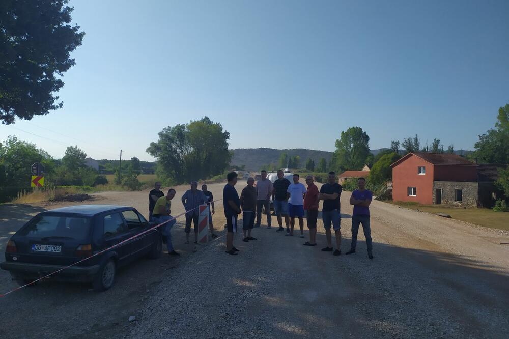 Mještani Tomaševića, Foto: Jelena Jovanović