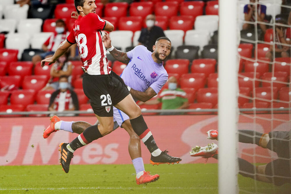 Depaj daje gol za Barsu, Foto: Reuters