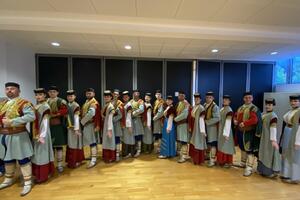 Sedam i po decenija igre i pjesme