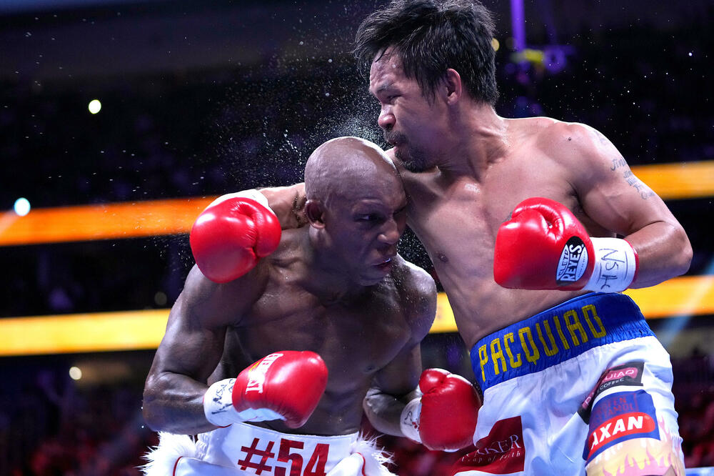 Pakjao je nakon poraza od Kubanca Jordenisa Ugasa vjerovatno posljednji put izašao iz ringa, Foto: Stephen R. Sylvanie