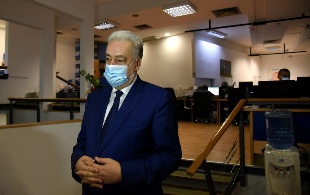 <p>"Vrijednosti koje gajimo, naša misija i vizija nas usmjeravaju naprijed, i bez obzira na sve teške dana i nemile događaje, nećemo odustati od profesionalnog izvještavanja i informisanja građanki i građana", kazala je izvršna direktorica TV Vijesti i kompanije "Daily Press" Marijana Bojanić</p>