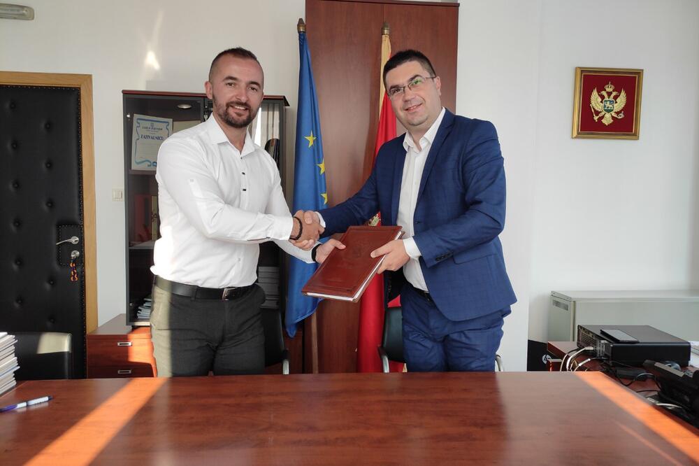 VD direktor Agencije Milan Gazdić i direktor EPCG Nikola Rovčanin, Foto: Agencija za zaštitu životne sredine